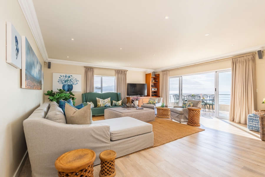 7 Bedroom Property for Sale in Beacon Isle Western Cape